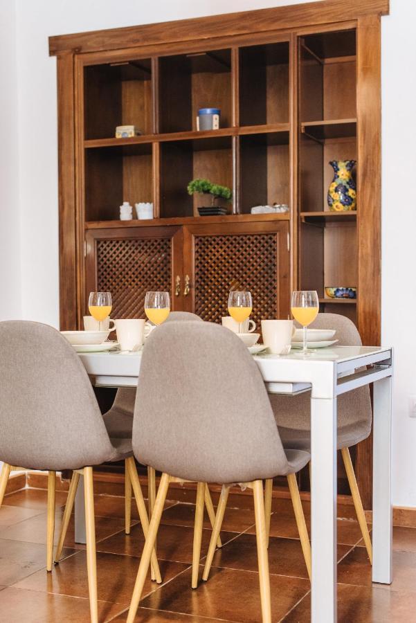 Homeyseville- Bright Apartment At Santa Cruz 6 Pax, Parking Optional Ngoại thất bức ảnh