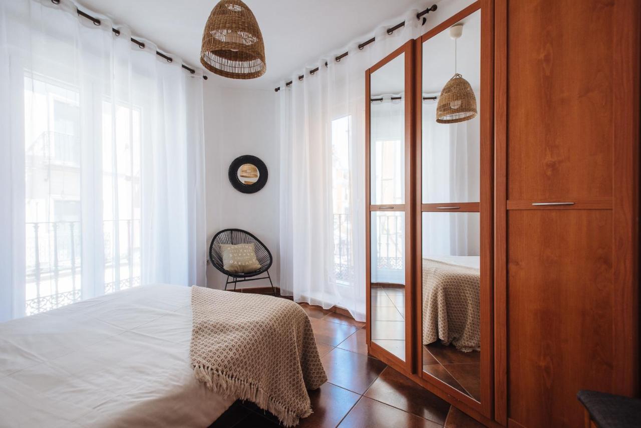 Homeyseville- Bright Apartment At Santa Cruz 6 Pax, Parking Optional Ngoại thất bức ảnh