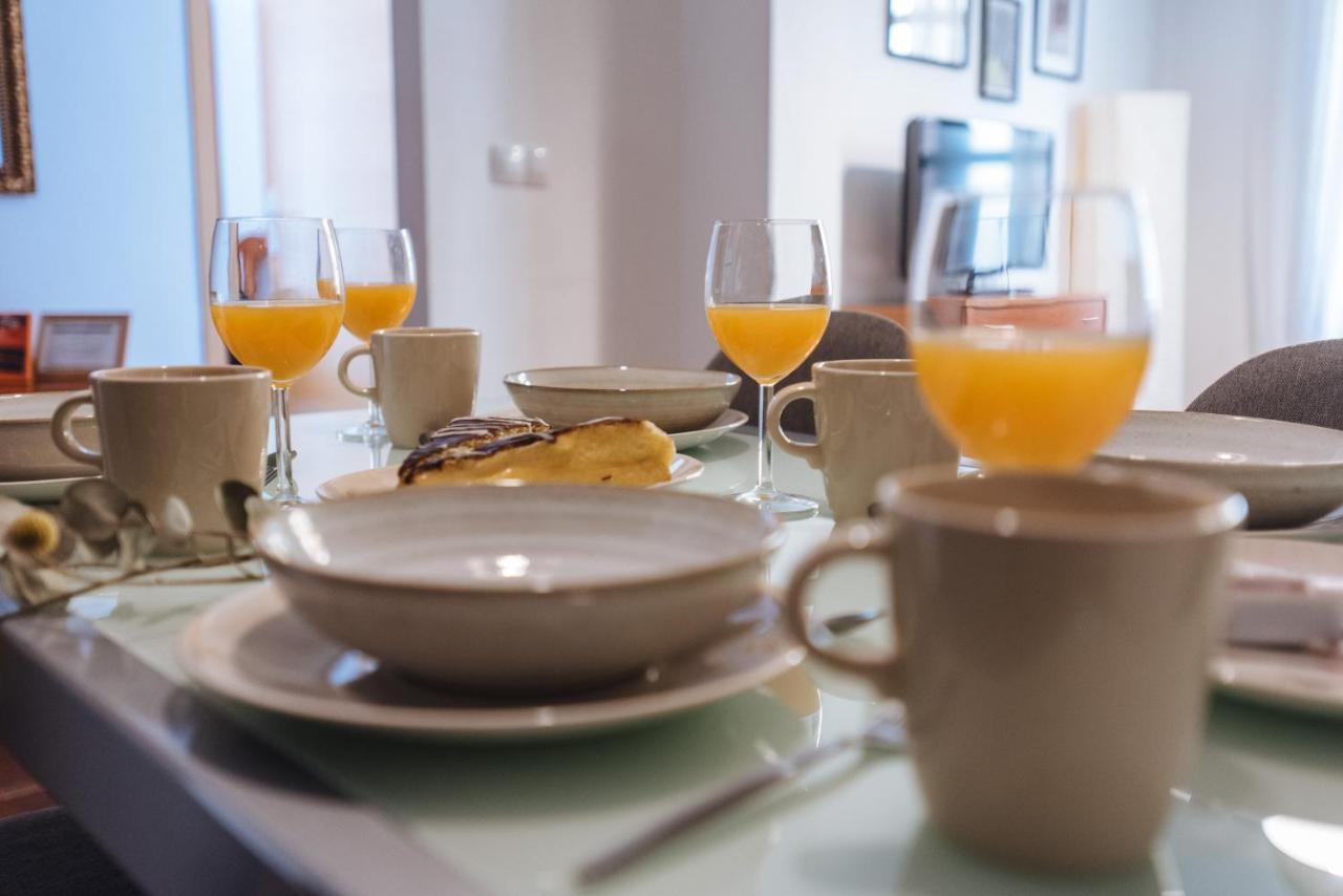 Homeyseville- Bright Apartment At Santa Cruz 6 Pax, Parking Optional Ngoại thất bức ảnh