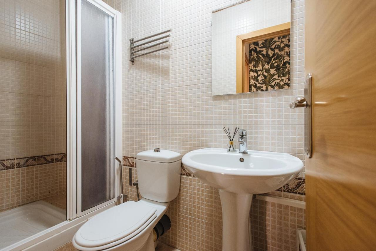 Homeyseville- Bright Apartment At Santa Cruz 6 Pax, Parking Optional Ngoại thất bức ảnh