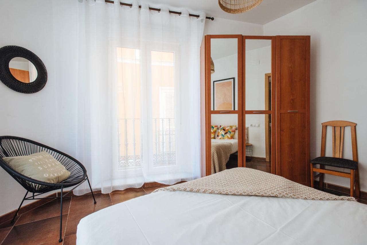 Homeyseville- Bright Apartment At Santa Cruz 6 Pax, Parking Optional Ngoại thất bức ảnh
