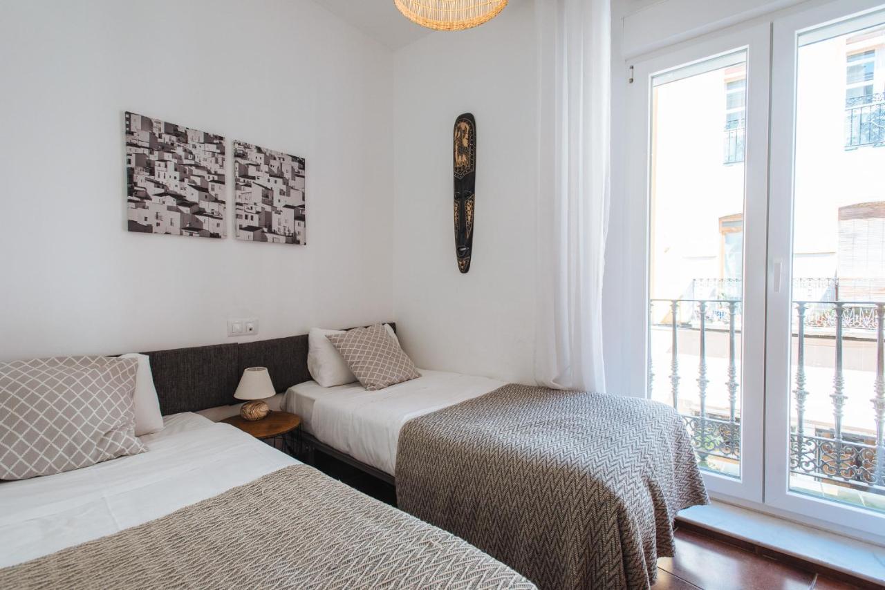 Homeyseville- Bright Apartment At Santa Cruz 6 Pax, Parking Optional Ngoại thất bức ảnh