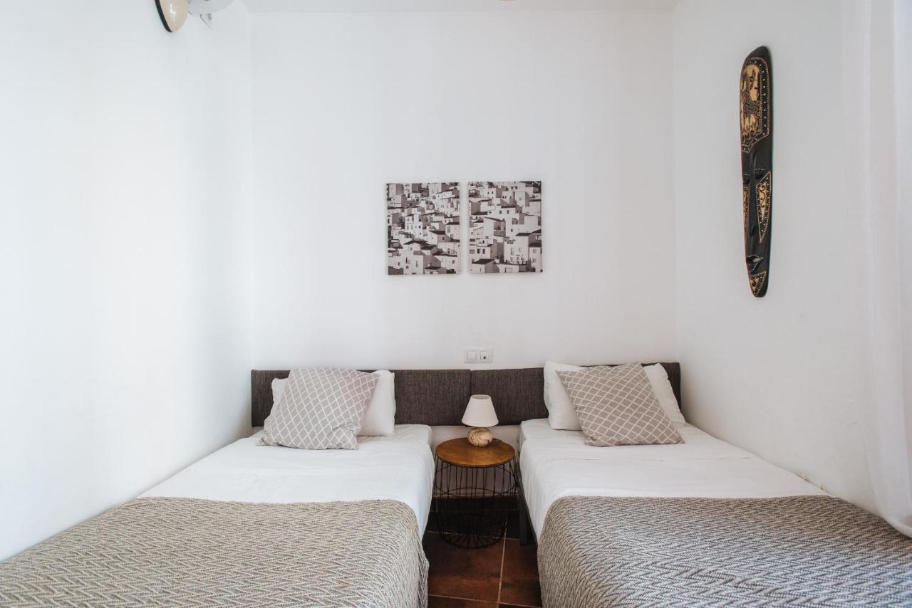Homeyseville- Bright Apartment At Santa Cruz 6 Pax, Parking Optional Ngoại thất bức ảnh